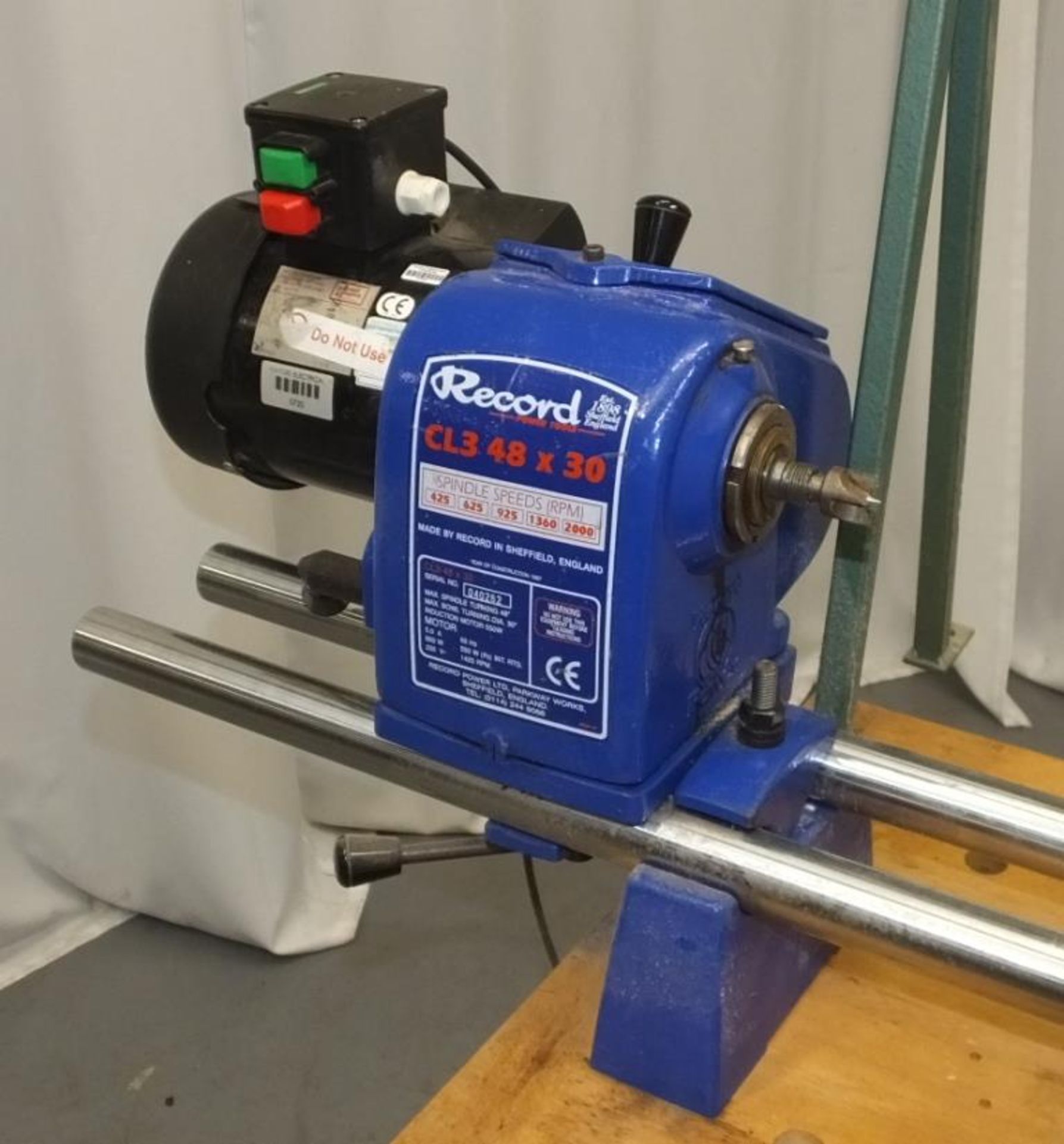 Record Power wood lathe - 1300mm bed - Motor in need of service - Image 2 of 11