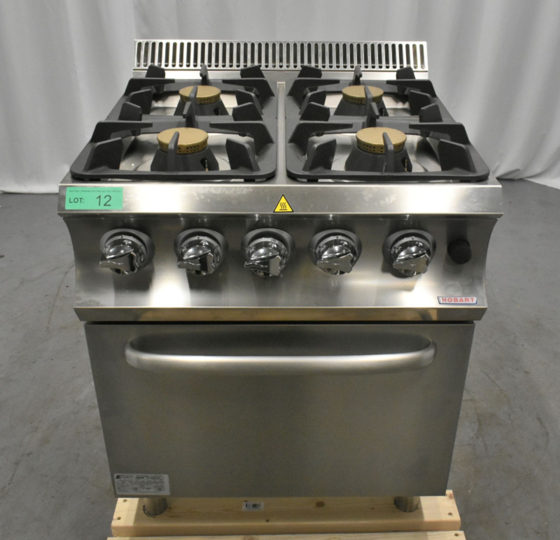 Hobart Gas Oven with 4 Burner top on Open Cupboard - Model HCSG4F77XL