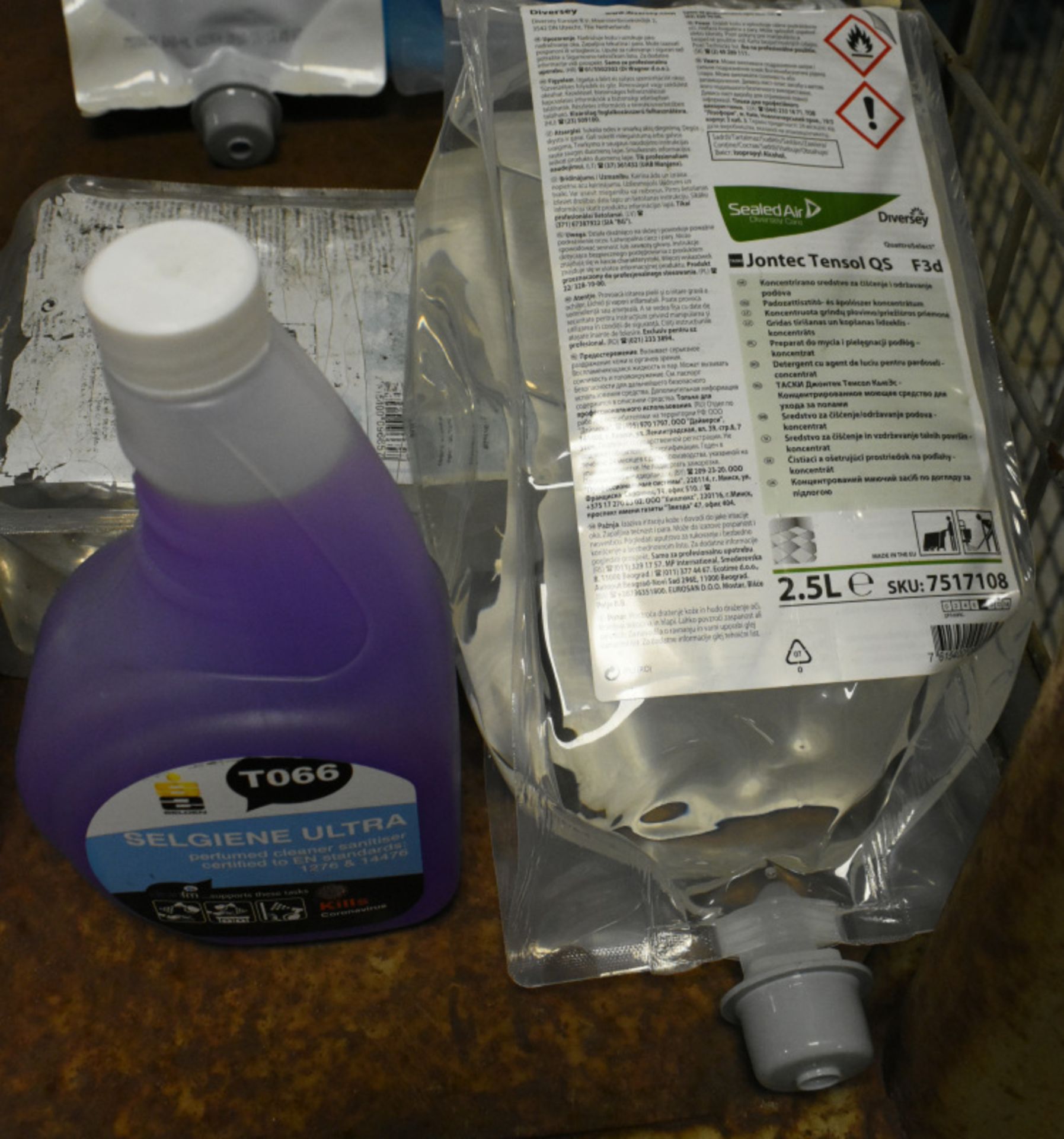 Various Sized Bottled Cleaning Chemicals, please see pictures for more detail - Image 8 of 8