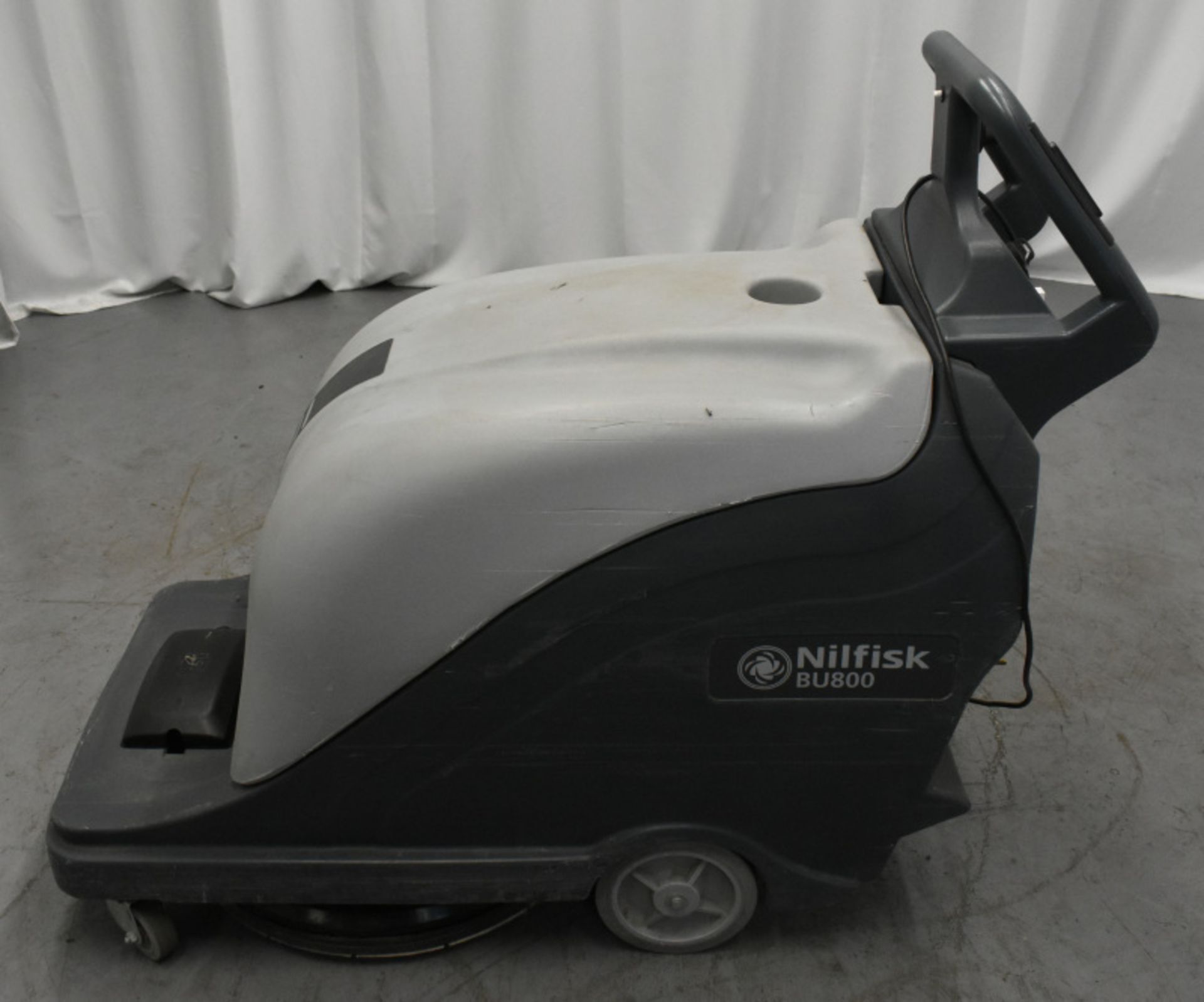 Nilfisk BU800 Floor Cleaner, comes with key, starts and runs- 463 hours