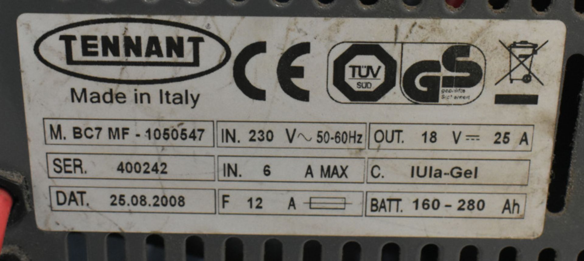 Tennant Challenger Nippy 500 and Tennant BC7 Charger, comes with key, starts and runs - Image 7 of 7