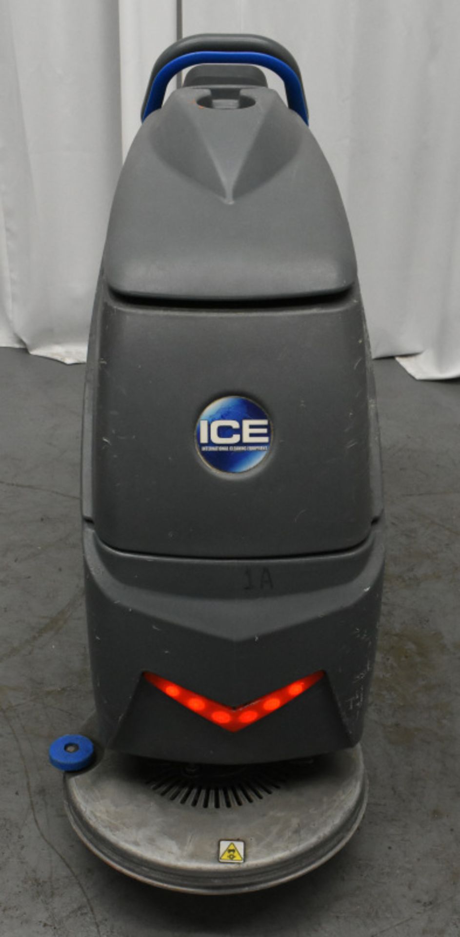 ICE Floor Scrubber Dryer, comes with key, starts and runs- 5891 hours - Image 8 of 8