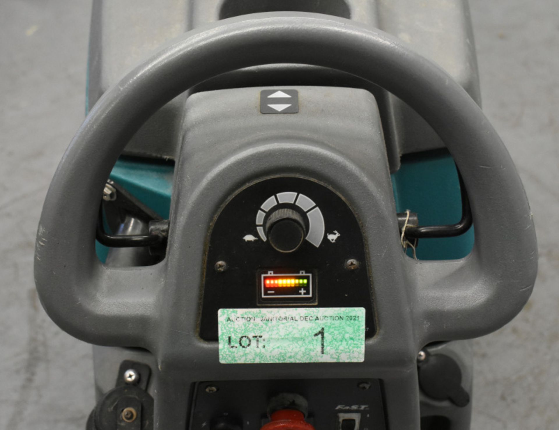 Tennant T3 Fast, comes with key and working charger, starts and runs 1213 hours - Image 2 of 9