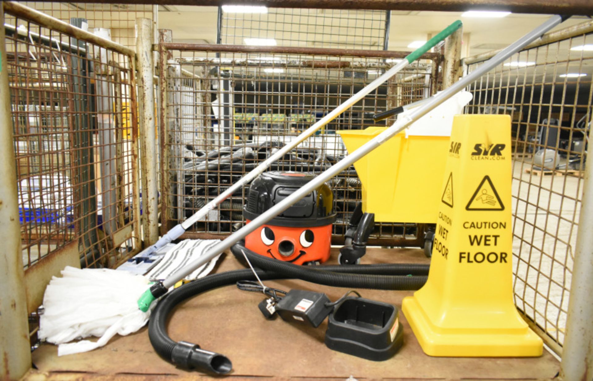 Cleaning Equipment Job Lot- See description for details