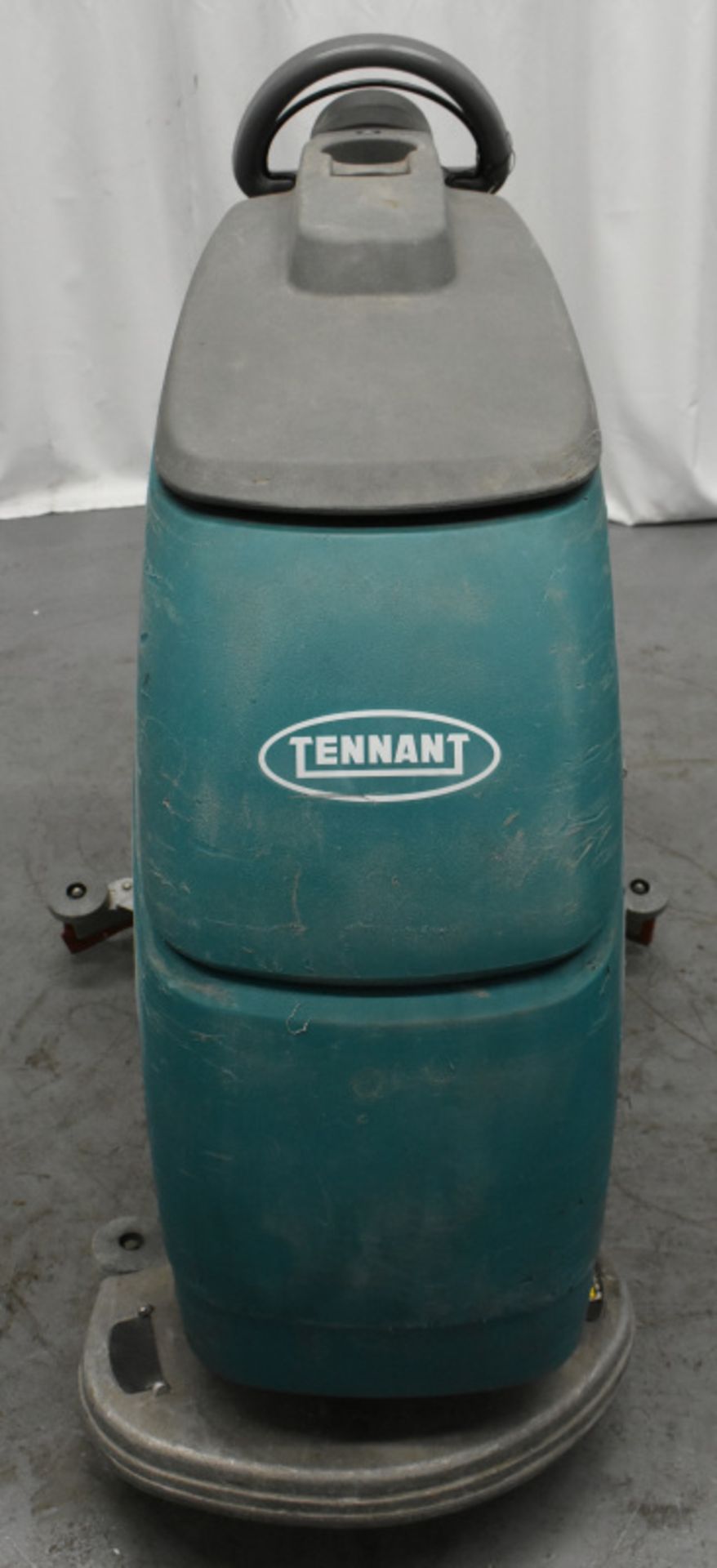 Tennant T3 Fast, comes with key and working charger, starts and runs,1968 hours - Image 8 of 9