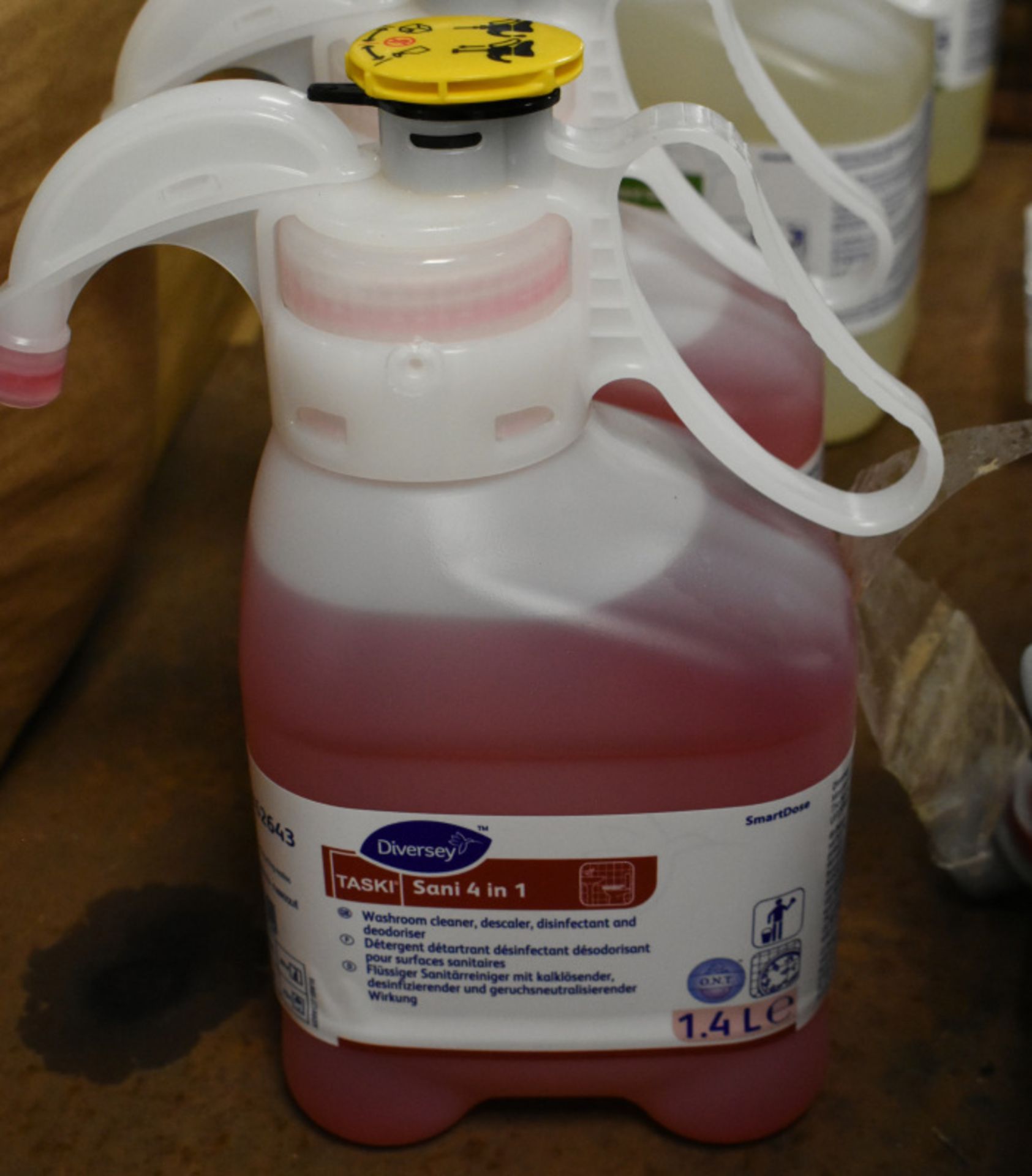 Various Sized Bottled Cleaning Chemicals, please see pictures for more detail - Image 4 of 8