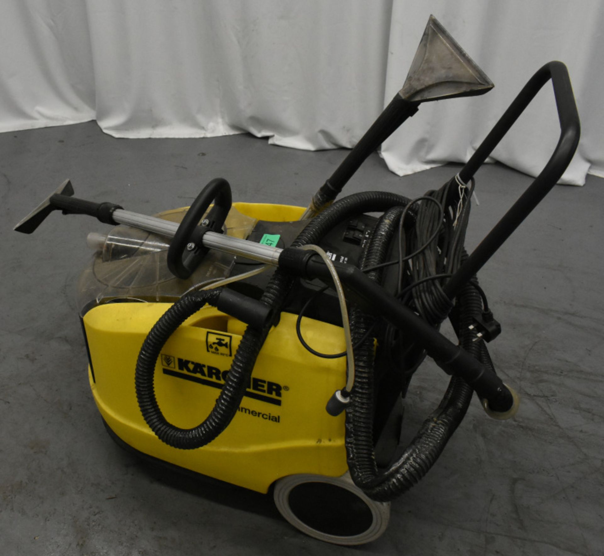 Karcher Puzzi 300 Carpet Cleaner, starts and runs - Image 3 of 3