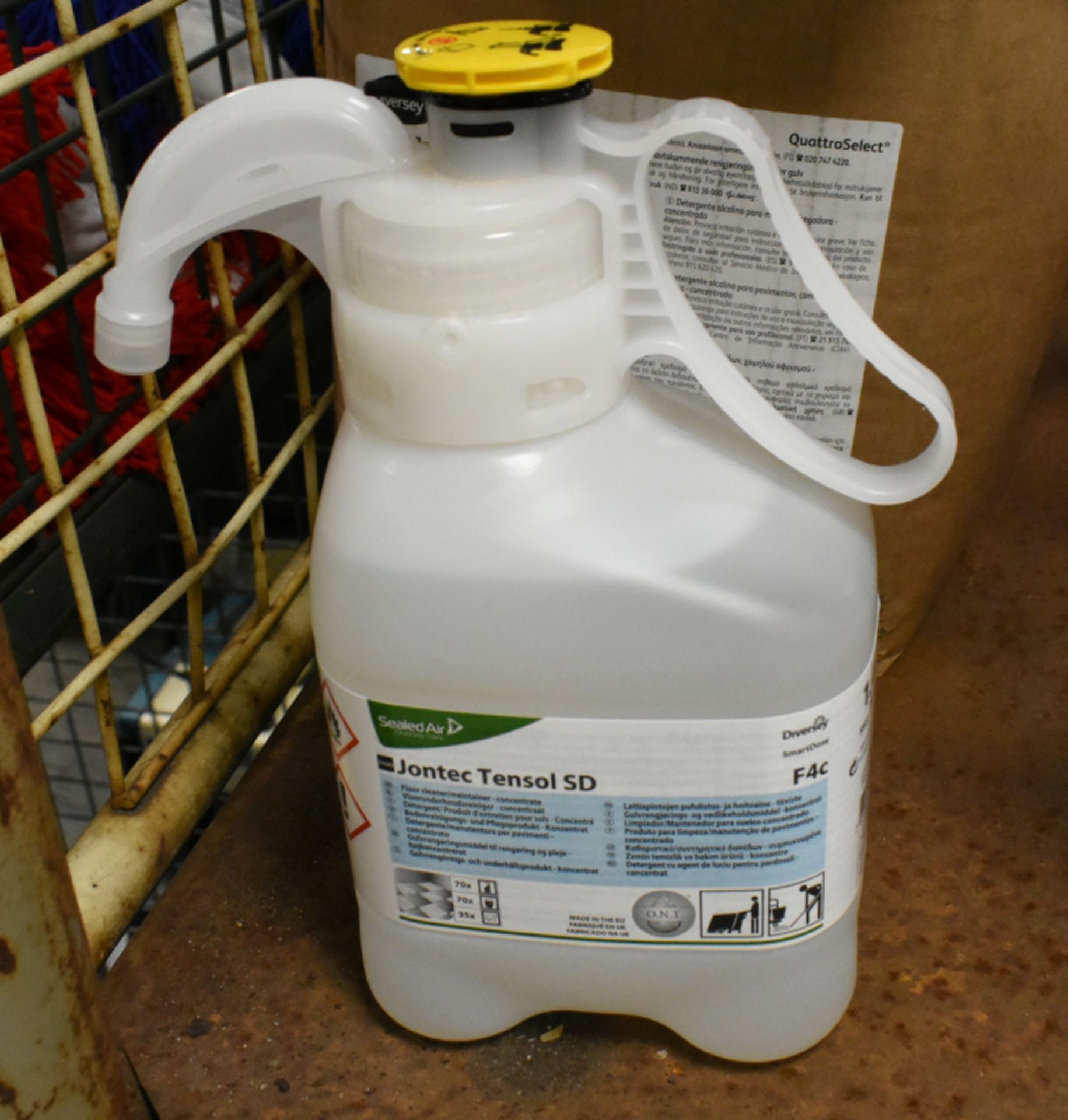 Various Sized Bottled Cleaning Chemicals, please see pictures for more detail - Image 2 of 8