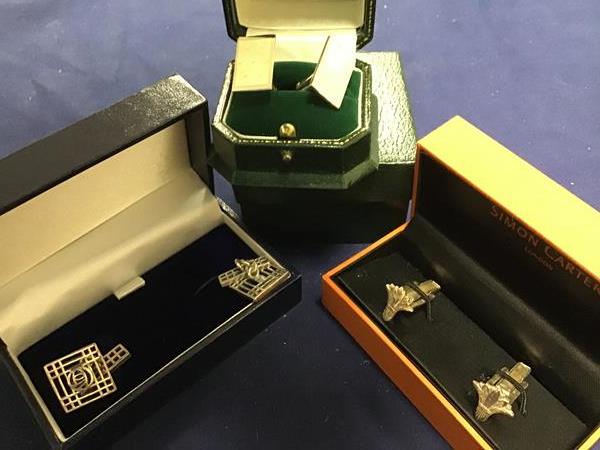 Three sets of gentleman's silver sleevelinks in presentation cases including Simon Carter of