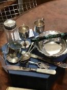 A mixed lot of silver and silver plate together with a fountain pen (a lot)