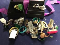 A mixed lot of gem and semi-precious stone-set rings, the majority marked 925 (a lot)