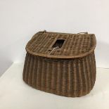 An early 20thc canework fishing creel (h.26cm x 34cm x 24cm)