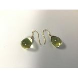 A pair of citrine 9ct gold mounted pear shaped drop earrings (citrines: l. 1.5cm)