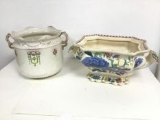 A Masons Ironstone Regency pattern two handled soup tureen decorated with polychrome enamels (h.16cm