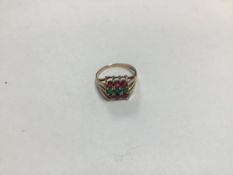 A 9ct gold ruby and emerald tablet style ring (P) (2.74g)