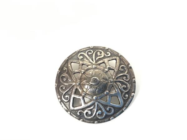 A Scottish Iona silver pierced torque style brooch, stamped verso, Iona (d.4cm)