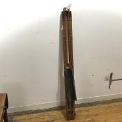 A Windsor & Newton, London artist's easel (159cm x 46cm)