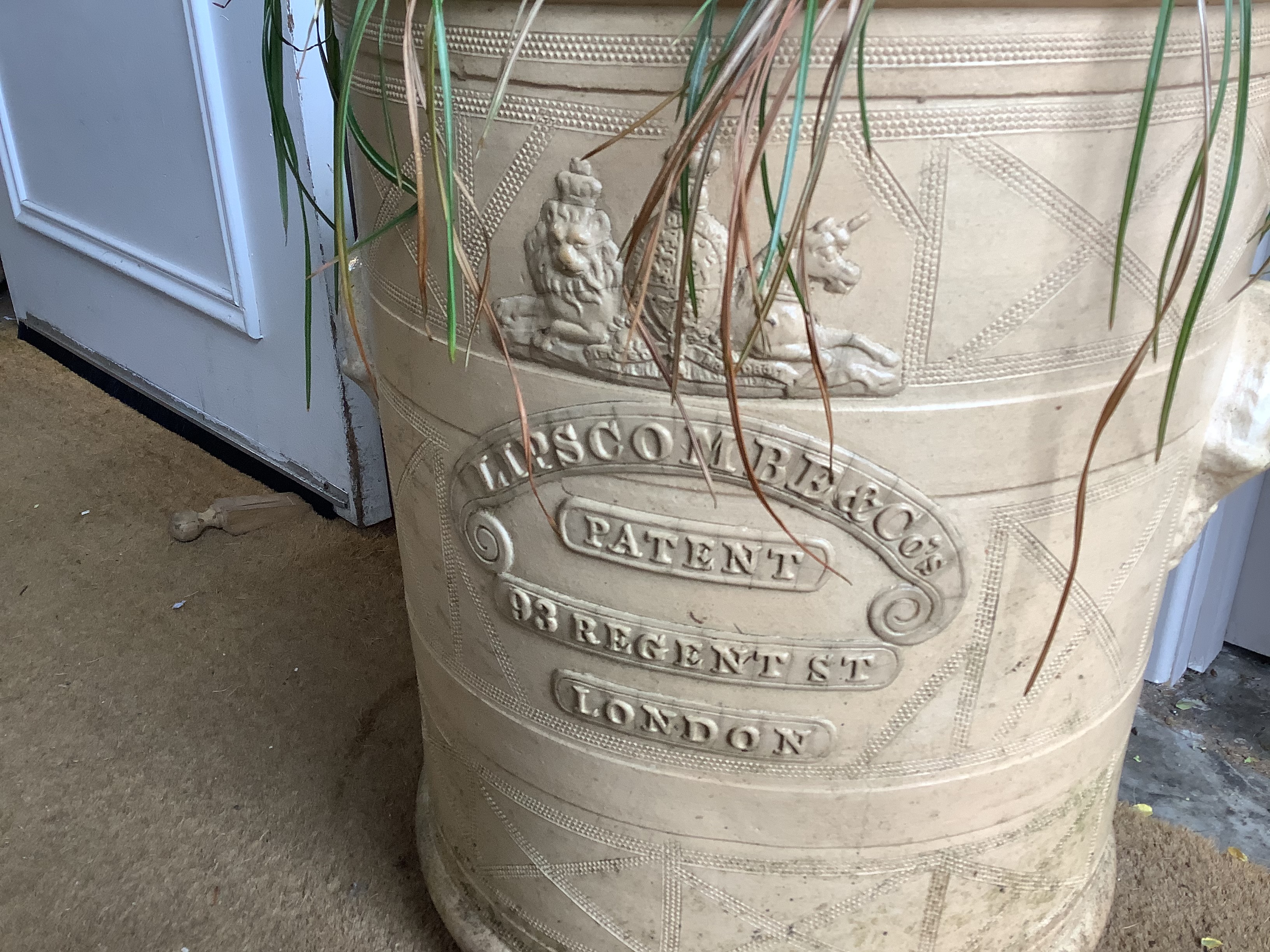 A Victorian glazed stoneware cistern, by Lipscomb & Co. 93 Regent St., London, of cylindrical - Image 3 of 5