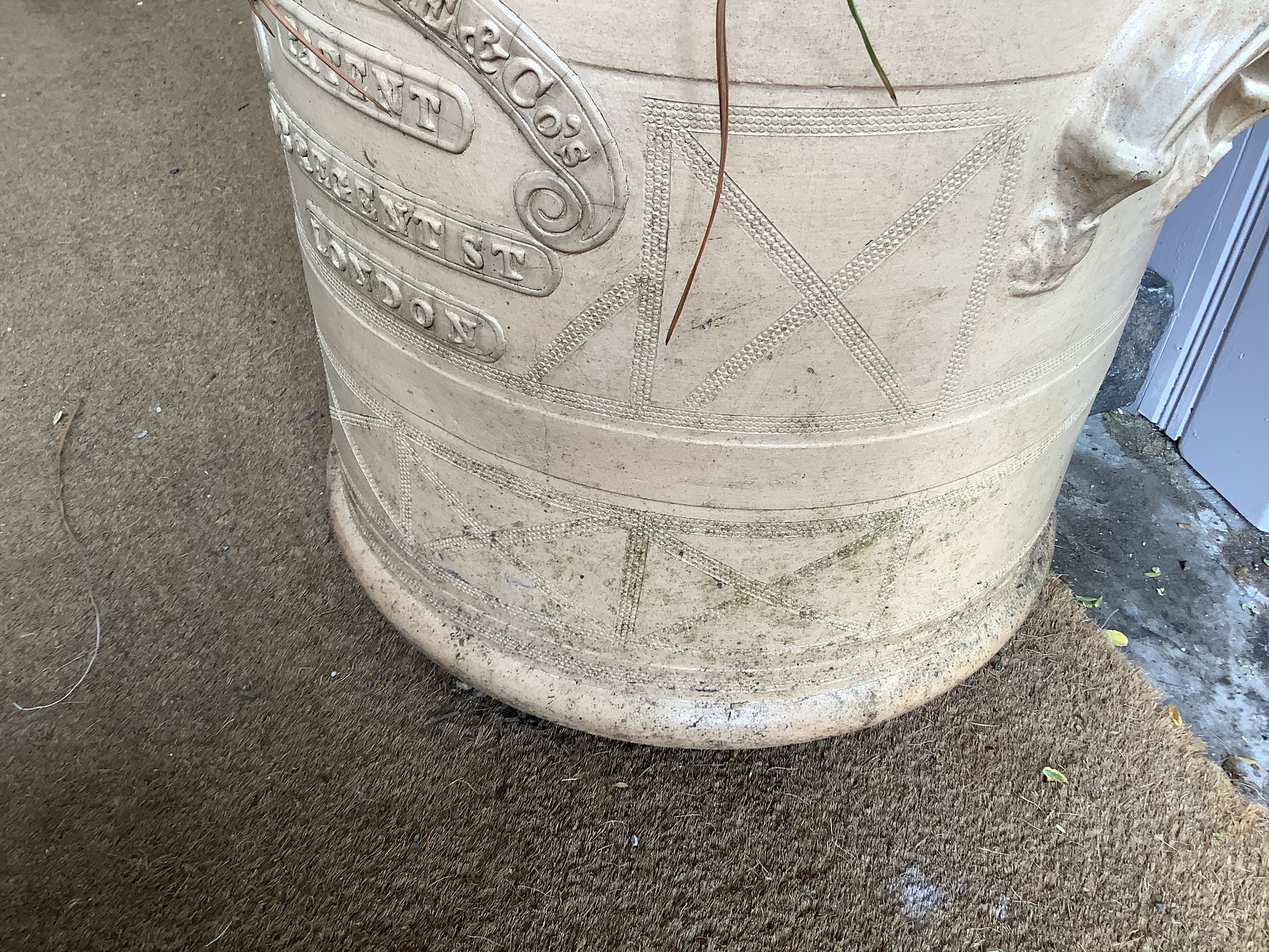 A Victorian glazed stoneware cistern, by Lipscomb & Co. 93 Regent St., London, of cylindrical - Image 5 of 5