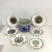 A collection of Royal Doulton, Spode and Coalport Christmas plates, covering dates 1977-1982 (6) and