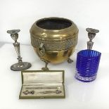 A mixed lot including a brass jardiniere with Greek key border and hanging laurel wreath handles, on