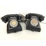 A pair of vintage 1940s/50s telephones (15cm x 19cm x 21cm)