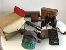 A WWI gun sight, made by Zielvier, no 505A2 complete with original leather case, a pair of WWII