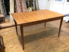 A Danish mid century teak extending dining table by Johannes Andersen Esszimmer Tischessen (222cm (