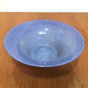 A Scottish Vasart circular glass bowl with blue cased glass swirling patterned border (h.10cm x