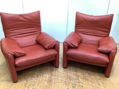 Vico Magistretti: a pair of leather Maralunga lounge chairs designed 1972, manufactured by