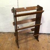 A shoe rack with three tiers (90cm x 60cm x 26cm)