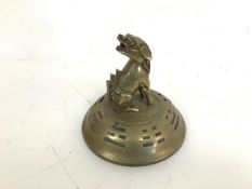 A brass censor cover/incense burner with a lion finial (15cm x 16cm)