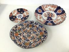 1930s/40s Imari dishes including an ovoid shaped dish with scalloped edge and scrolling vine