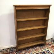 An early 20thc oak open bookshelf fitted four shelves (104cm x 77cm x 15cm)
