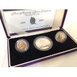 Two sovereigns, 2000 proof, 1900 Queen Victoria and silver Queen Mother crown
