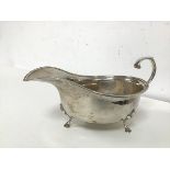 A 1961 Birmingham silver sauceboat with egg and dart edge (8cm x 16cm x 9cm) (122.30g)