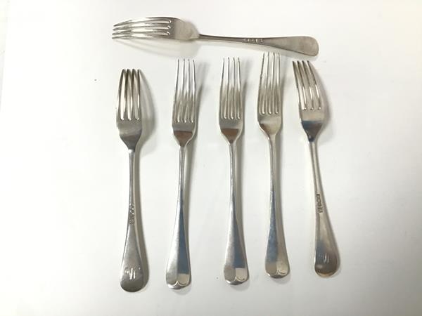 A set of six 1921 Sheffield silver forks (combined: 389.4g)