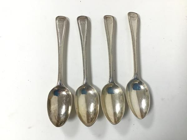 A set of four Victorian London silver teaspoons (each: 14cm) (combined: 114.77g)
