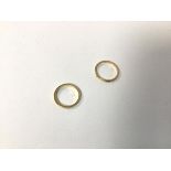 Two 18ct gold wedding bands (one: O/P the other: R) (5.5g)