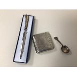 An Edwardian Birmingham silver cigarette case with foliate engraved exterior (115.73g) and a