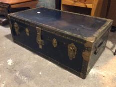 A vintage travelling case with metal exterior and tray to interior (34cm x 92cm x 51cm)