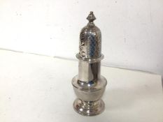 An 1887 Sheffield silver sugar castor (18cm) (159.30g)