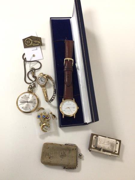 A mixed lot including a Mappin & Webb gentleman's wristwatch (17cm x 4cm), a Perona pocket watch and