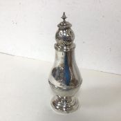 An Edwardian Chester silver sugar castor (167.94g) (a/f)