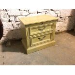 A Stanley Furniture small chest of drawers with brush slide above two drawers, on plinth base (