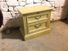 A Stanley Furniture small chest of drawers with brush slide above two drawers, on plinth base (