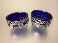 A pair of Edwardian silver salts, with London import marks for Elly Isaac Millar, 1902, in 18th