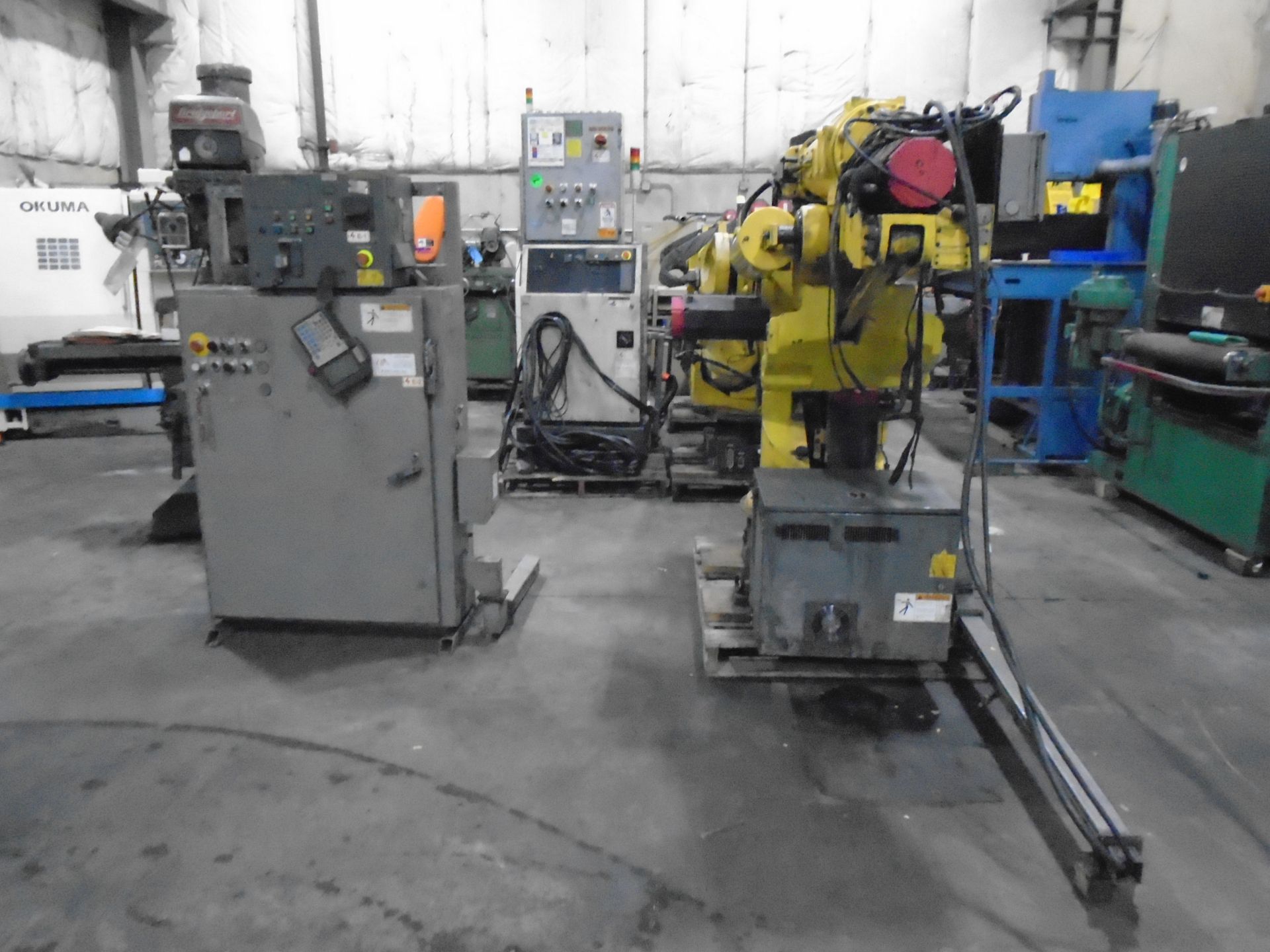 Fanuc S420iF 6 Axis Robot 140 KG Payload RJ2 Controller With Tech Pendent