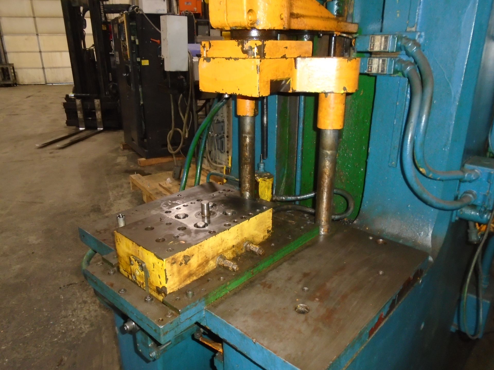 Denison Model NA50C92JIC 50 Ton Hydraulic Multipress With Sliding Table W/ Video - Image 9 of 11