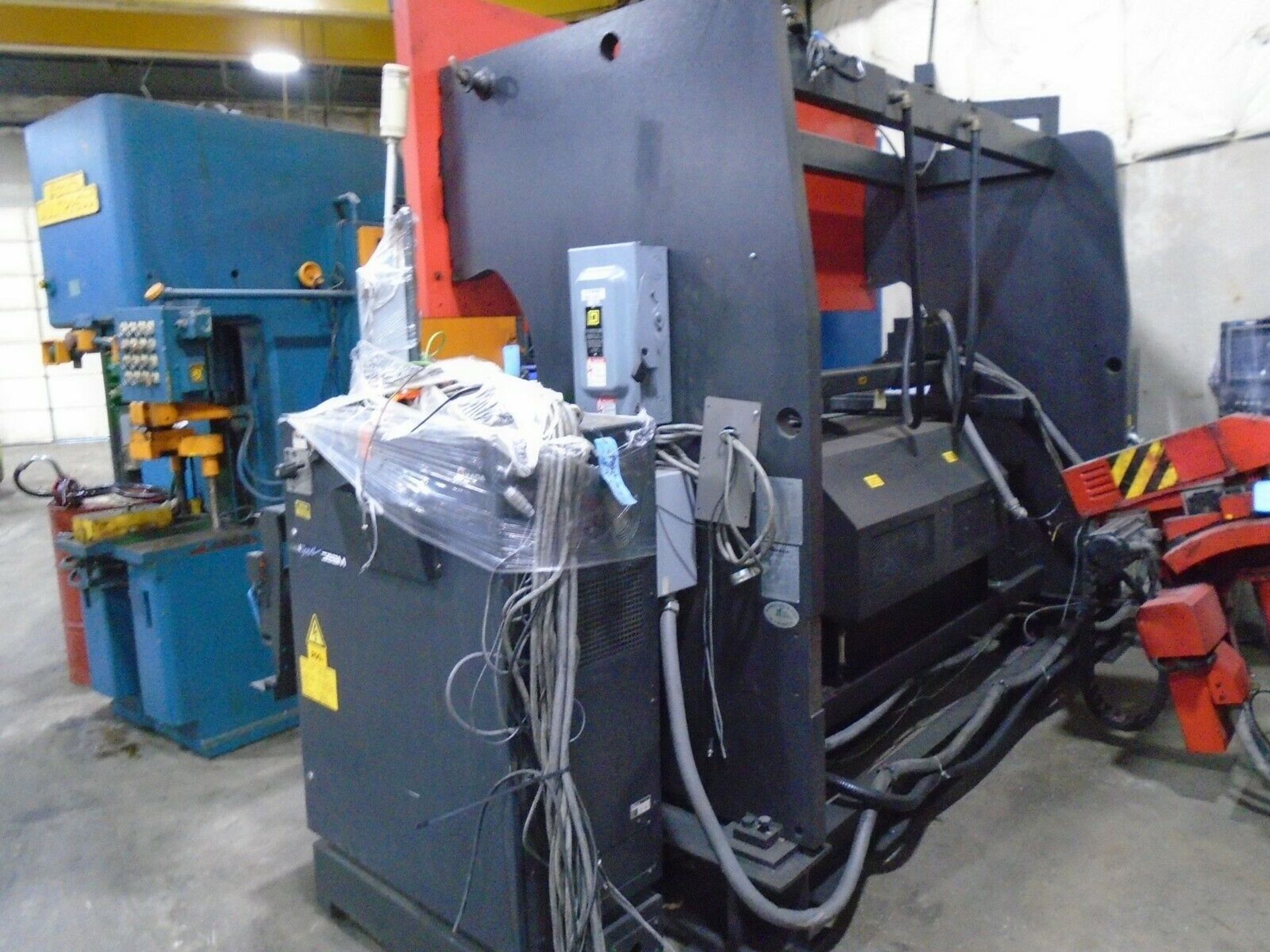Amada Astro FBD 1253 MH CNC Press Brake Bending Cell 125 Tons x 10’ Year 1997 - Image 7 of 12